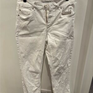 White Women's cropped frayed Jeans